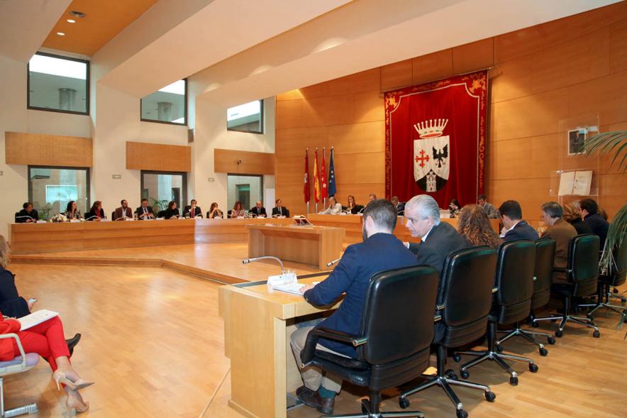 Vista lateral del salón de plenos