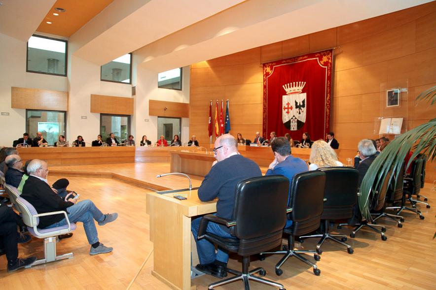 Vista lateral del salón de plenos