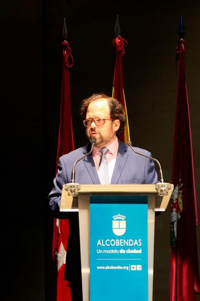 Homenaje a la Policía Local - Día de San Juan 2018 -  Primer plano del discurso del concejal.