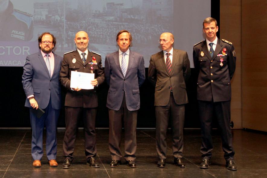 Homenaje a la Policía Local - Día de San Juan 2018 - Plano de las autoridades con los homenajeados.
