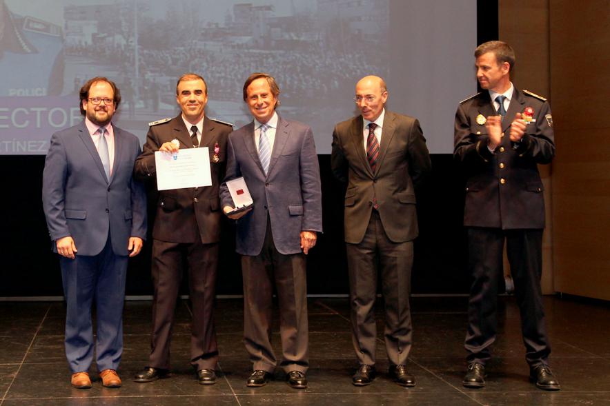 Homenaje a la Policía Local - Día de San Juan 2018 - Plano de las autoridades con los homenajeados.