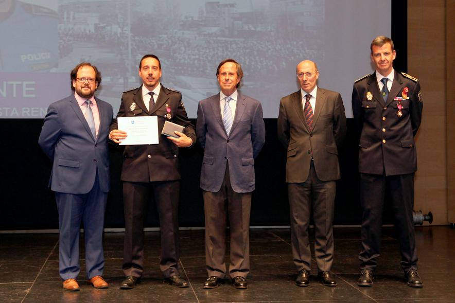 Homenaje a la Policía Local - Día de San Juan 2018 -   Posado de las autoridades municipales, los  mandos  y los homenajeados. 