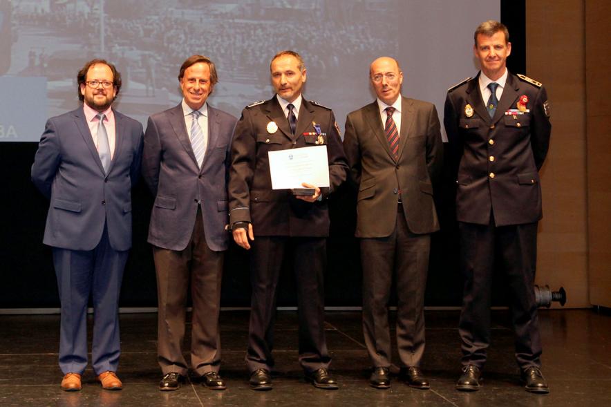 Homenaje a la Policía Local - Día de San Juan 2018 - Posado de las autoridades municipales, los  mandos policiales y los homenajeados.