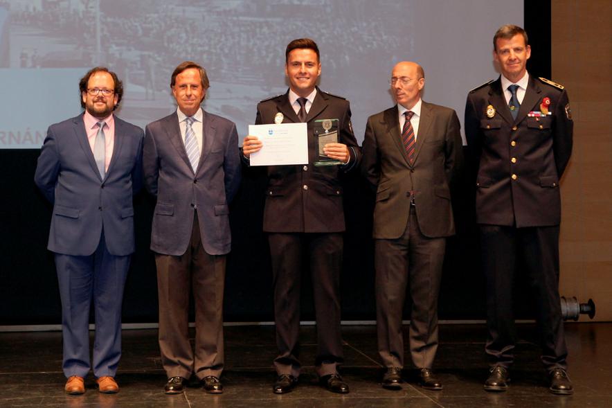Homenaje a la Policía Local - Día de San Juan 2018 - Posado de las autoridades municipales, los  mandos policiales y los homenajeados.