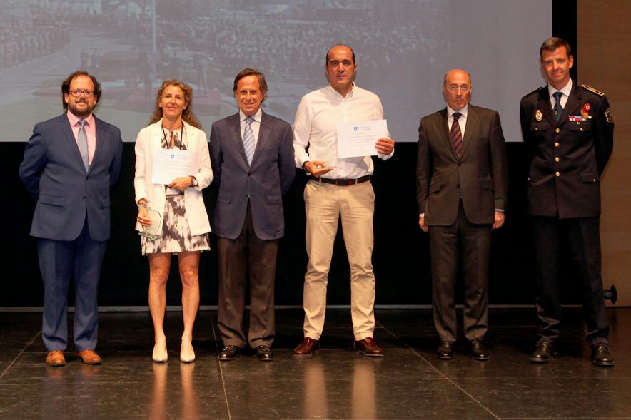 Homenaje a la Policía Local - Día de San Juan 2018 - Posado de las autoridades municipales, los  mandos policiales y los homenajeados.