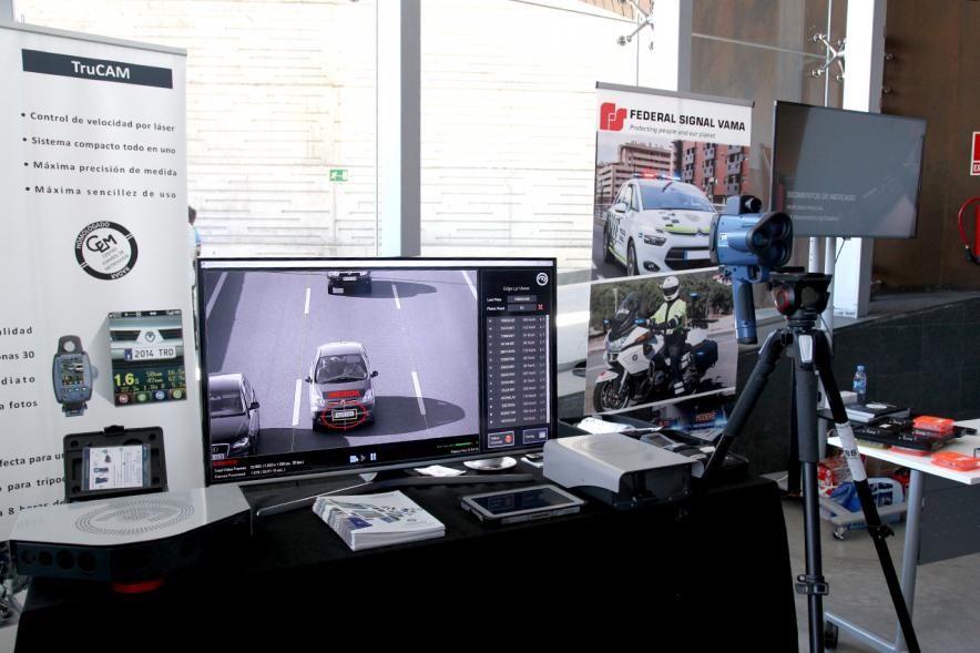 Ier Encuentro de las Policías Locales de la Comunidad de Madrid - Imagen de los medios que utiliza la policía.
