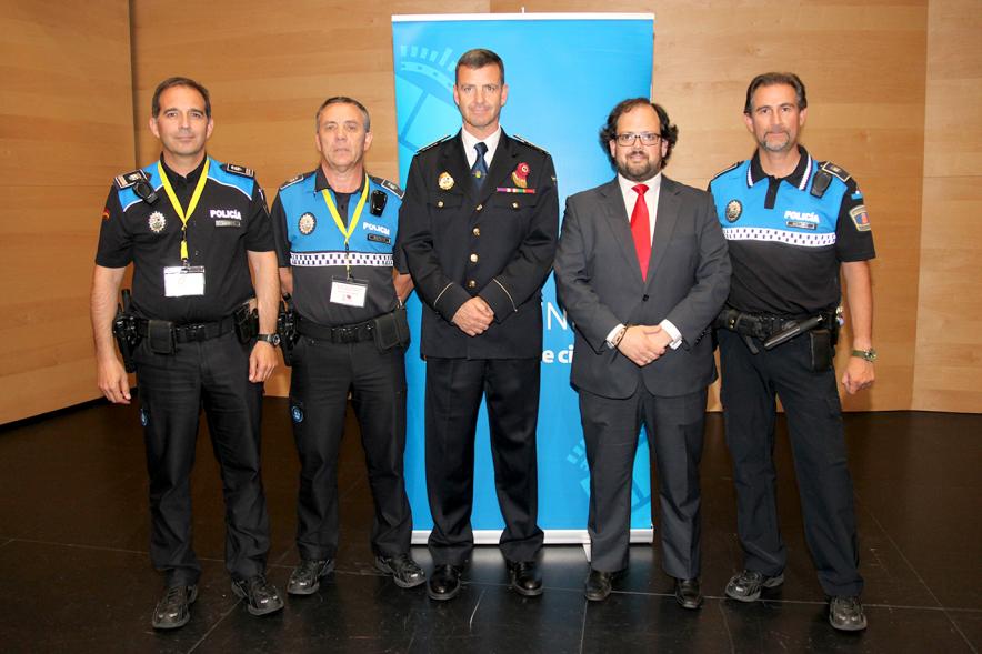 Ier Encuentro de las Policías Locales de la Comunidad de Madrid - Imagen de las  autoridades asistentes al acto.