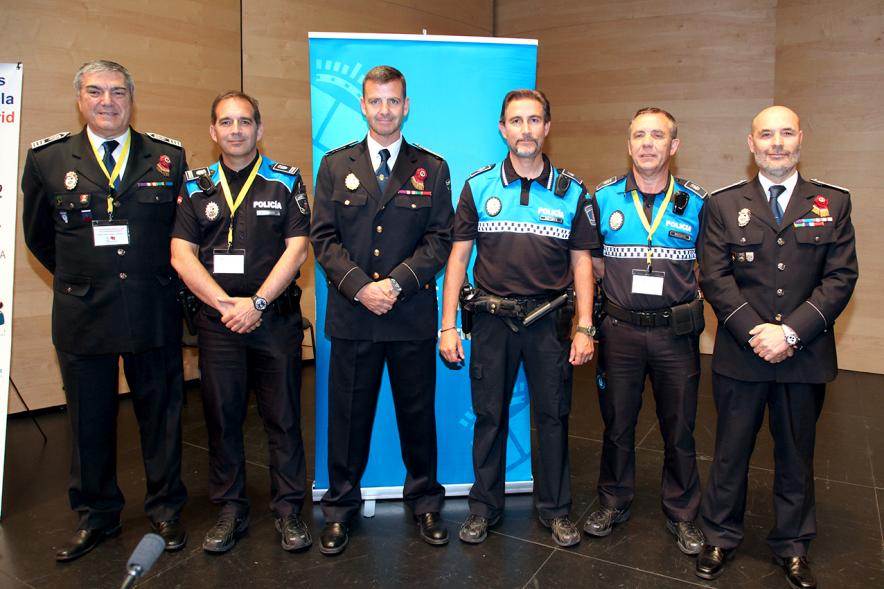 Ier Encuentro de las Policías Locales de la Comunidad de Madrid - Imagen de las  autoridades asistentes al acto.
