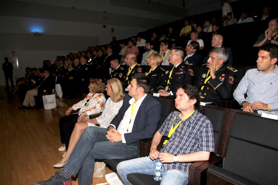 Ier Encuentro de las Policías Locales de la Comunidad de Madrid - Imagen de las  autoridades asistentes al acto.