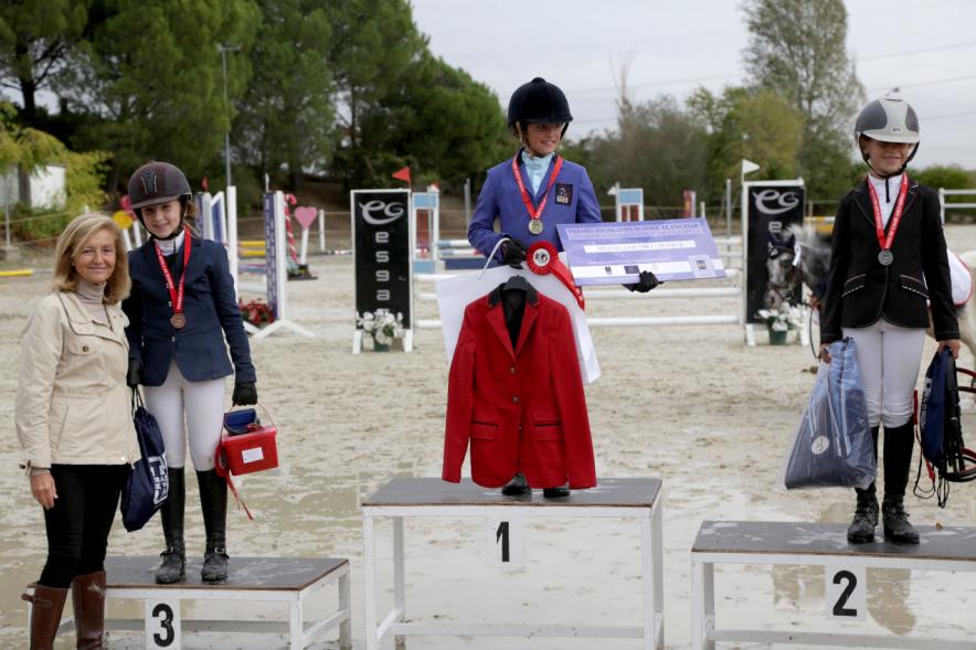 Campeonato de la CM de Salto de Ponis e Interescuelas - Imagen del pódium con los ganadores del campeonato.