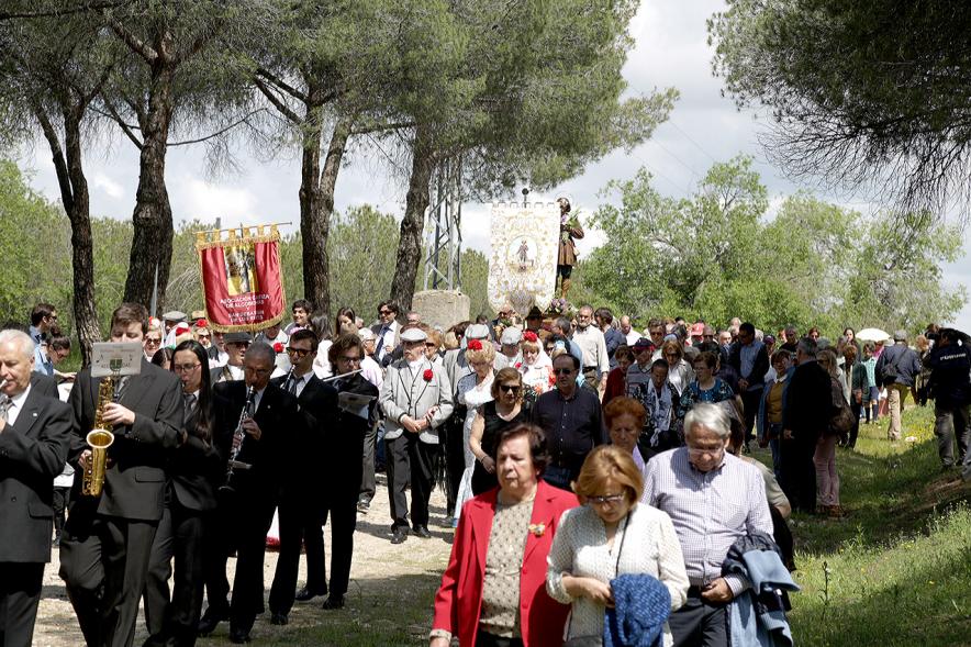 Orquesta y público durante la romería