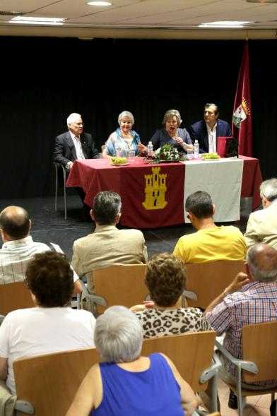 Pregón Fiesta Casa de Castilla la Mancha 2017 - Imagen de los presentadores y el público.