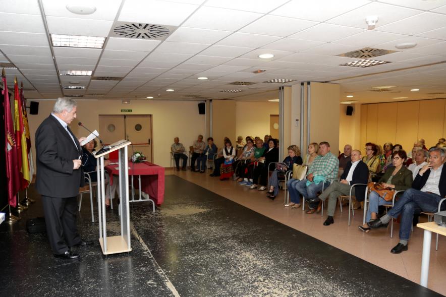 Pregón Día de Castilla La Mancha -  Asistentes a la presentación del acto.