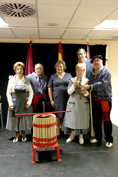 Pregón Fiesta Casa de Castilla la Mancha 2017 - Los participantes con el concejal.    