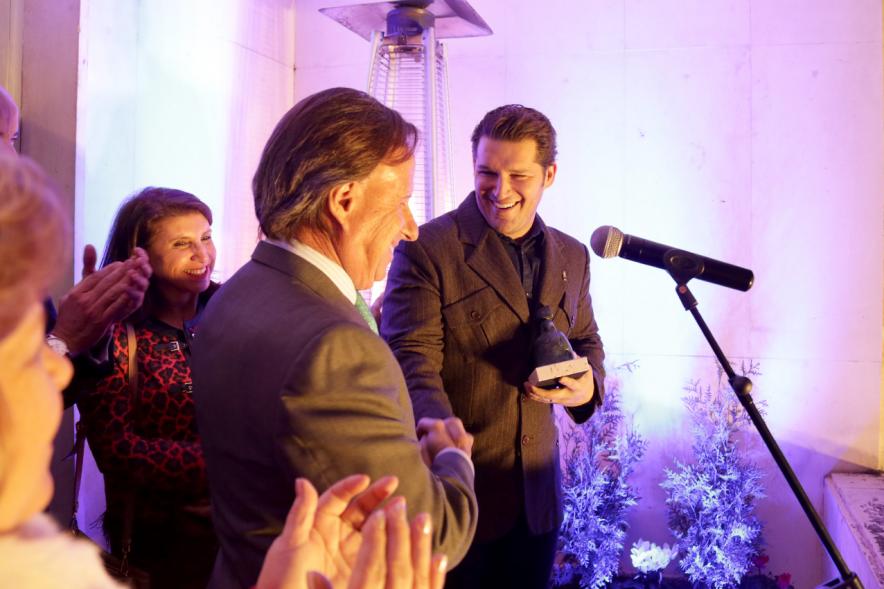 Pregón de las Fiestas Virgen de La Paz por Manu Tenorio - Imagen del cantante Manu Tenorio con el alcalde García de Vinuesa.