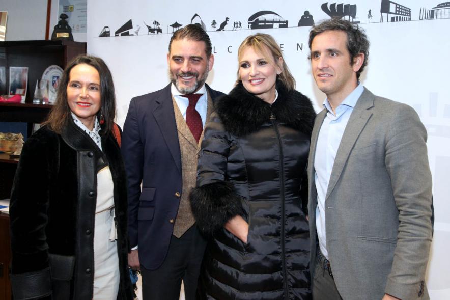 Ainoha Arteta, concejal Aitor Retolaza.  Pregón Fiestas Virgen de la Paz 2020 - 