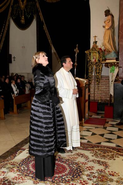 Aitana Arteta durante la misa. Pregón Fiestas Virgen de la Paz 2020 