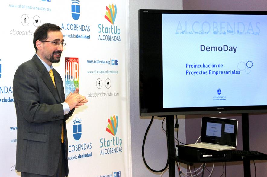 Clausura Ier Programa de Preincubación de Empresas - Un ponente del programa.