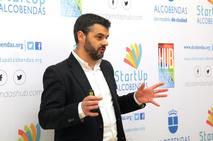 Clausura Ier Programa de Preincubación de Empresas - Un ponente del programa.