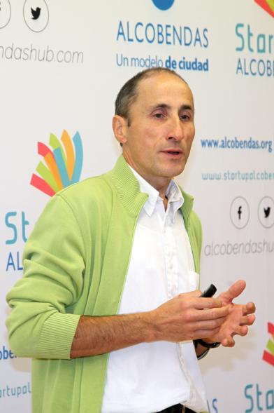 Clausura Ier Programa de Preincubación de Empresas - Primer plano de un ponente.