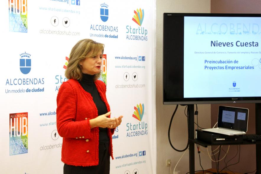 Clausura Ier Programa de Preincubación de Empresas - Una ponente del programa.
