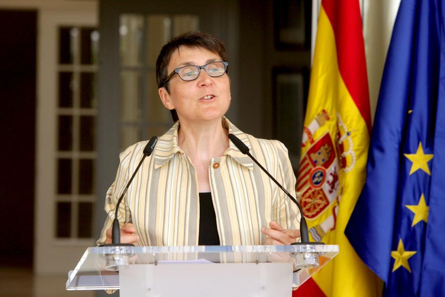 Entrega Premio Cámara de Comercio de Bélgica y Luxemburgo - Imagen de una de las personalidades asistente al acto dirigiéndose al público.