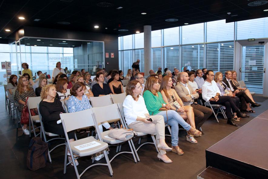 Ier Premio de Narrativa Alcobendas Juan Goytisolo 2018 - Plano lateral de las filas de asistentes. 