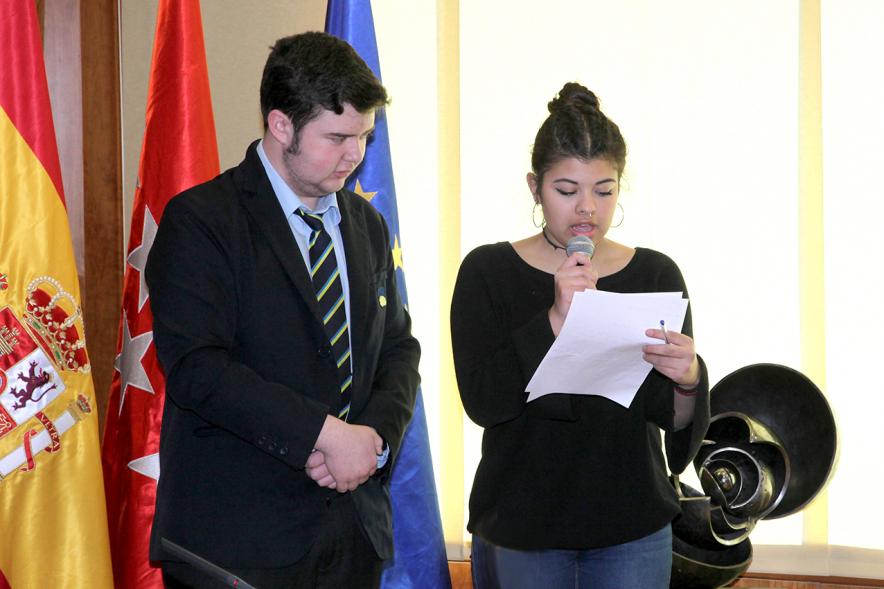 Premio Mención de Excelencia como Ciudad Amiga de la Infancia - Lectura del manifiesto por dos jóvenes.