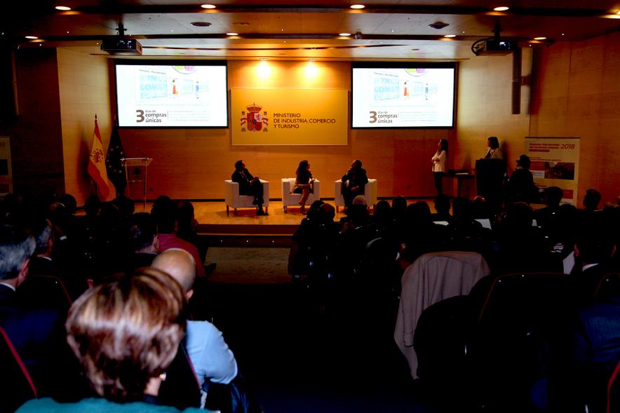 Entrega Premios Nacionales de Comercio Interior 2018 - Imagen panorámica de la sala donde se celebra la entrega de premios.