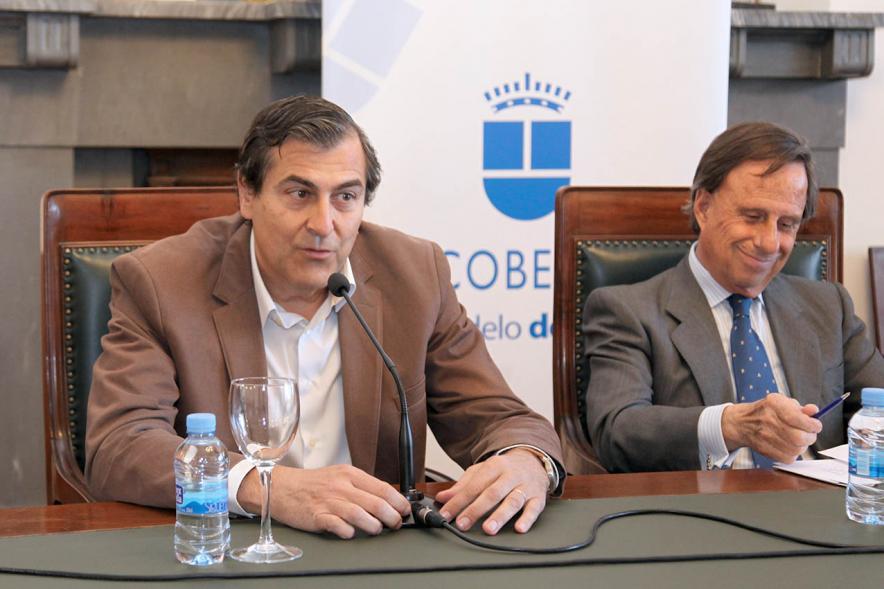 Alcalde Ignacio de Vinuesa y Concejal Fernando Martínez Rodríguez .