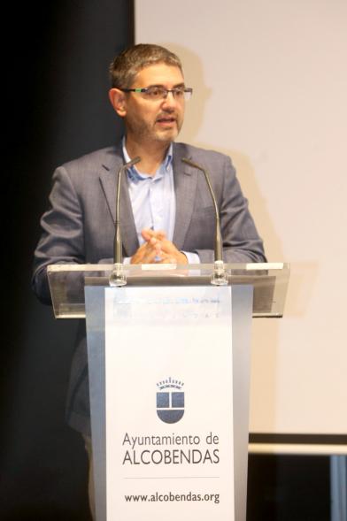 Entrega IIº Premio de Narrativa Juan Goytisolo - Plano principal del discurso del alcalde Sánchez Acera.