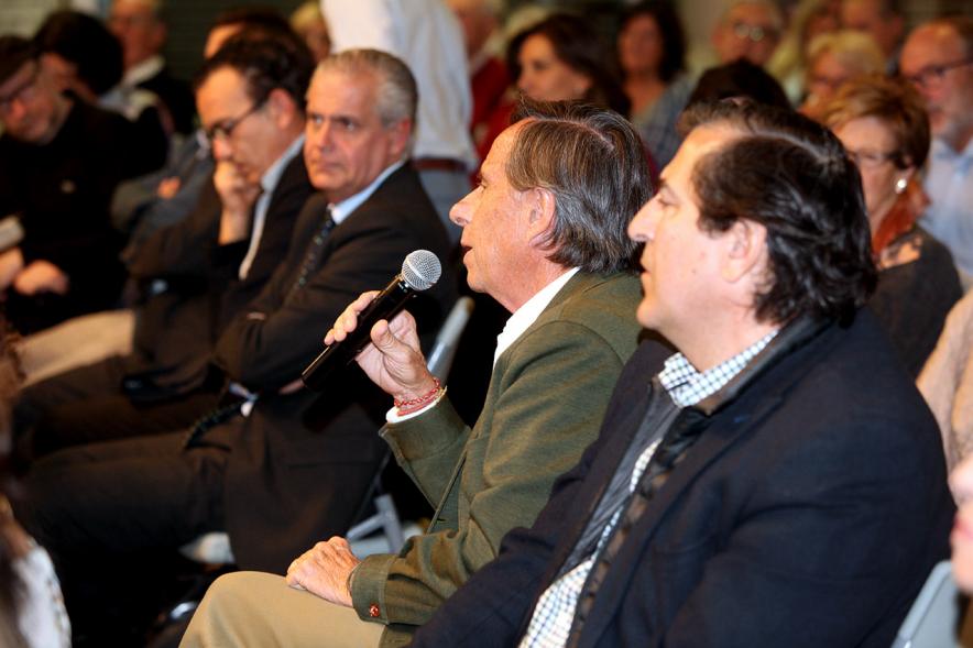 Entrega IIº Premio de Narrativa Juan Goytisolo - Primer plano de García de Vinuesa y de Fernando Martínez.
