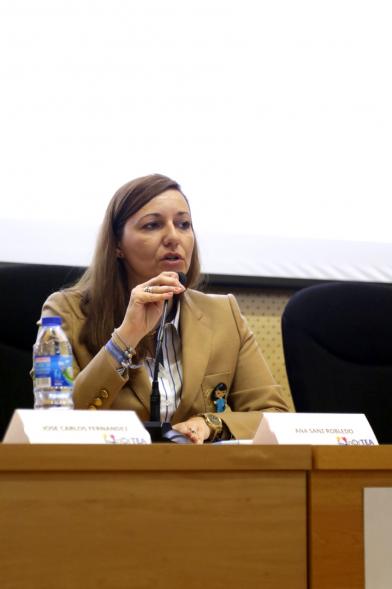 II Premios de Prácticas Inclusivas en el TEA - Primer plano de una ponente.