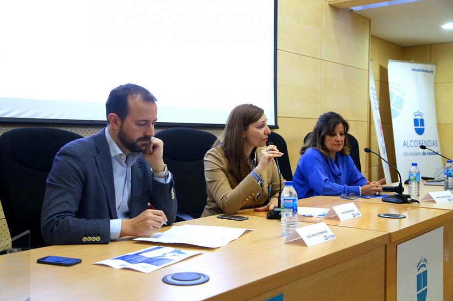 II Premios de Prácticas Inclusivas en el TEA - Imagen de la mesa de ponentes.