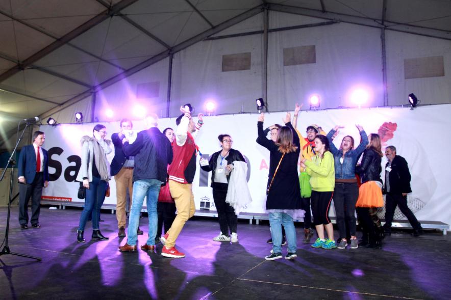 Participantes celebrando