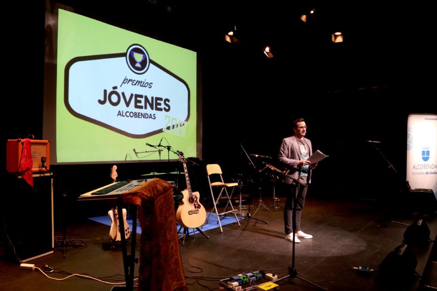 Gala Entrega de Premios Jovenes Alcobendas 2017 -  Uno de los presentadores .
