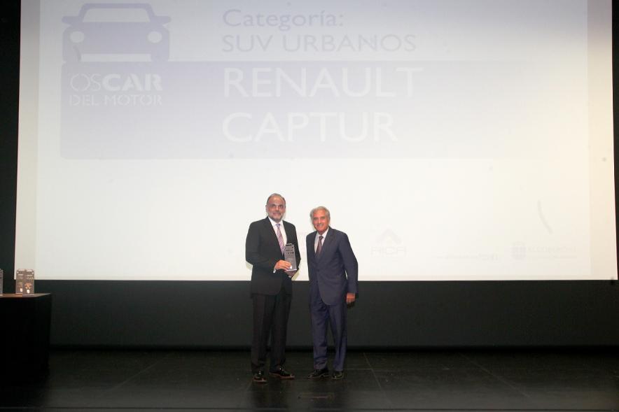 Entrega de Premios Oscar del Motor -  Recogen el premio. 