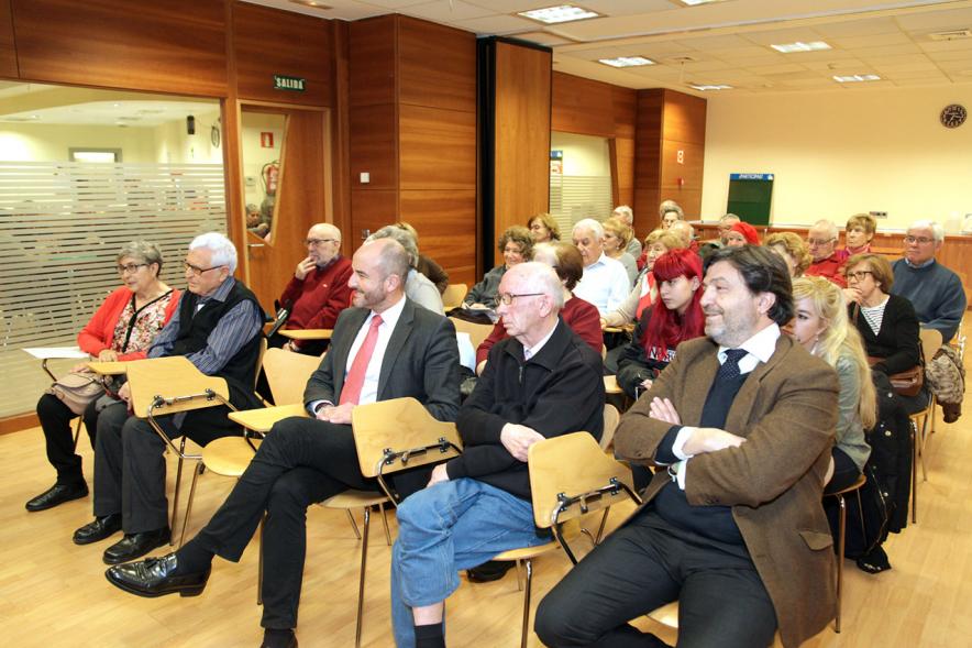 Entrega Premios 5º Concurso de Poesía Virgen de la Paz - Primera fila de los ganadores.