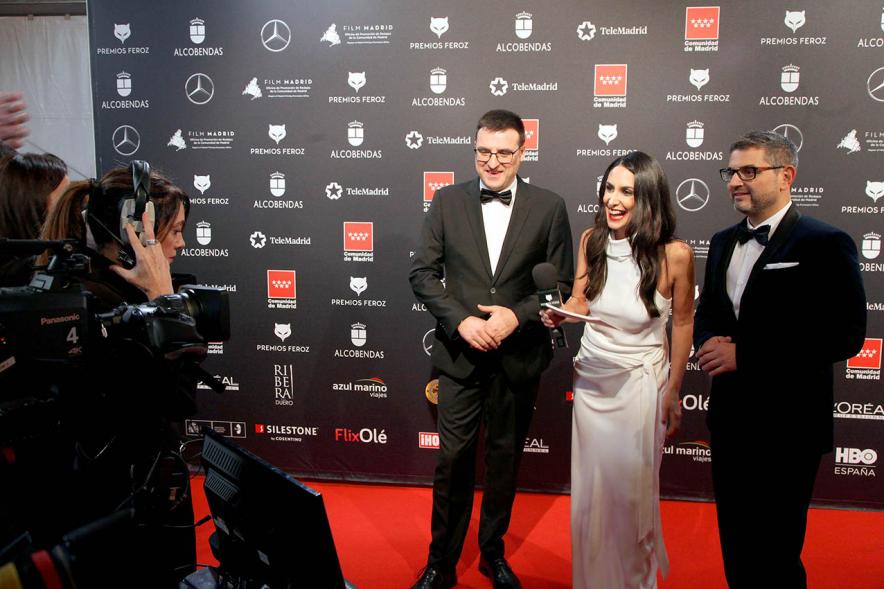 Delegación municipal entrevistada en la alfombra roja