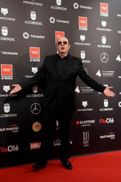 Carlos Areces posando