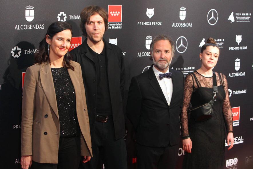 Posando en alfombra roja