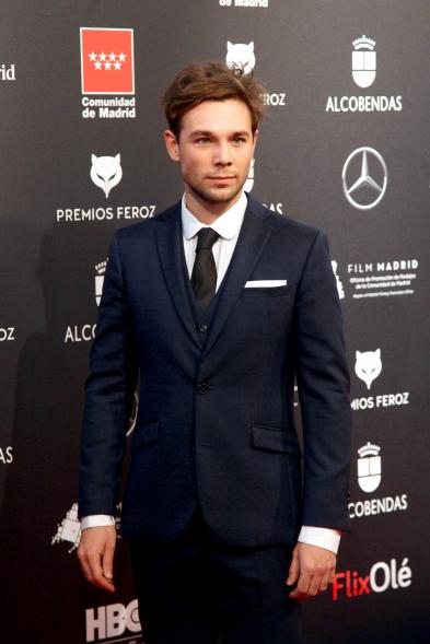 Actor Carlos Cuevas Posando