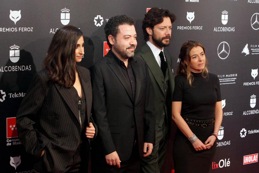 Reparto de "La casa de papel" posando