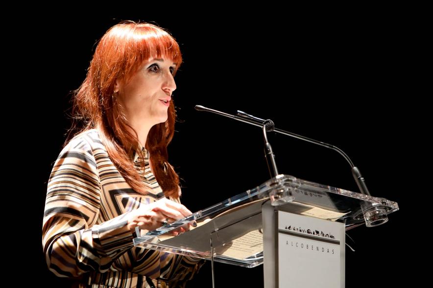Entrega de Premios Atenea y Hombres por la Igualdad 2021 -  Imagen de  las palabras de Nuria Coronado, desde el atril, al público.       