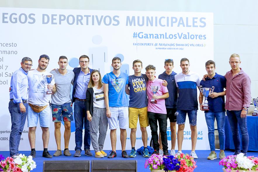 Alcalde Rafael Sánchez, concejales María Espín, Miguel Ángel Arranz. Entrega Premios Competiciones Locales 2018-19 - 