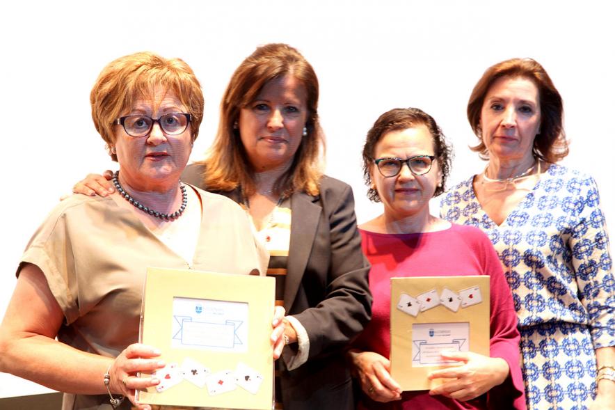 Semana del Mayor 2018 - Presentación - Imagen de las concejales con dos participantes.
