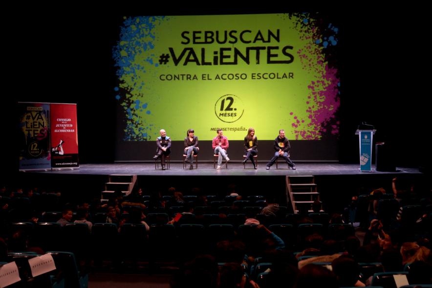 Presentación de la Campaña "Se Buscan Valientes" - El escenario.