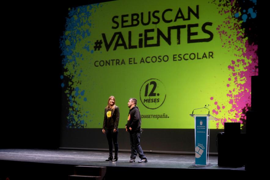Presentación de la Campaña "Se Buscan Valientes" -Dos protagonistas. 