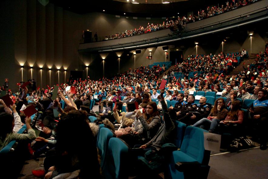 Presentación de la Campaña "Se Buscan Valientes" - El publico asistente.