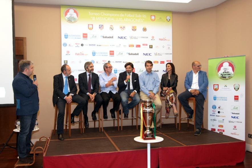 Presentación del IIIer Memorial Luis Aragonés -  Grupo de autoridades.